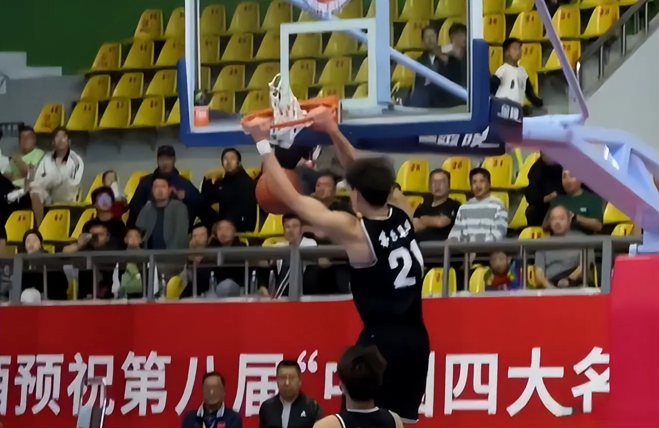 后两人只得, src, div